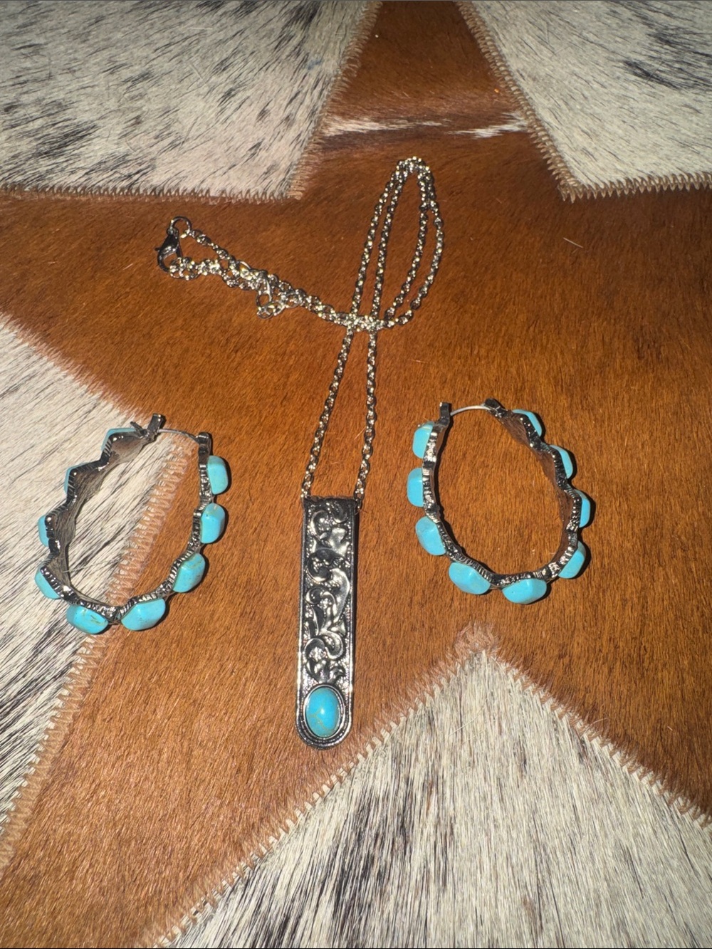 Turquoise Stone Silver-Tone Necklace and Earrings Set Western